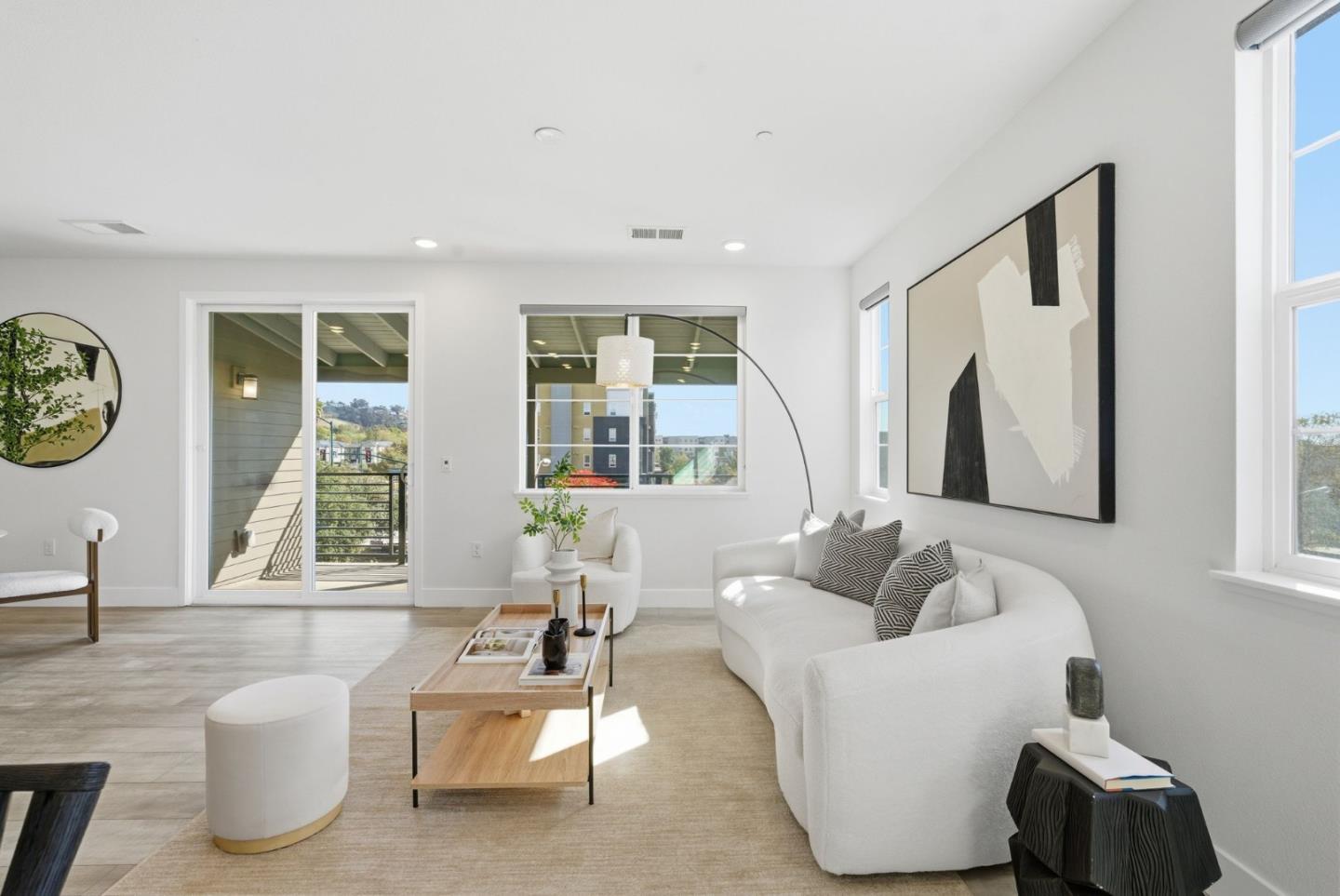 Detail Gallery Image 4 of 52 For 490 Trace Ln, Hayward,  CA 94544 - 2 Beds | 2 Baths