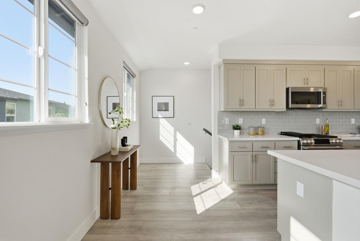 Detail Gallery Image 6 of 52 For 490 Trace Ln, Hayward,  CA 94544 - 2 Beds | 2 Baths