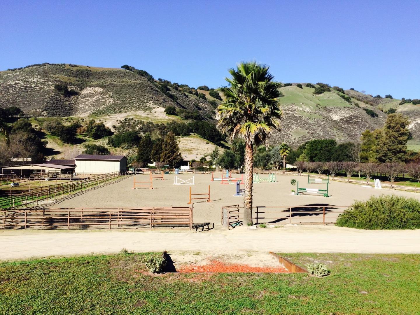 Detail Gallery Image 13 of 22 For 529 Corral De Tierra Rd, Salinas,  CA 93908 - 3 Beds | 2 Baths