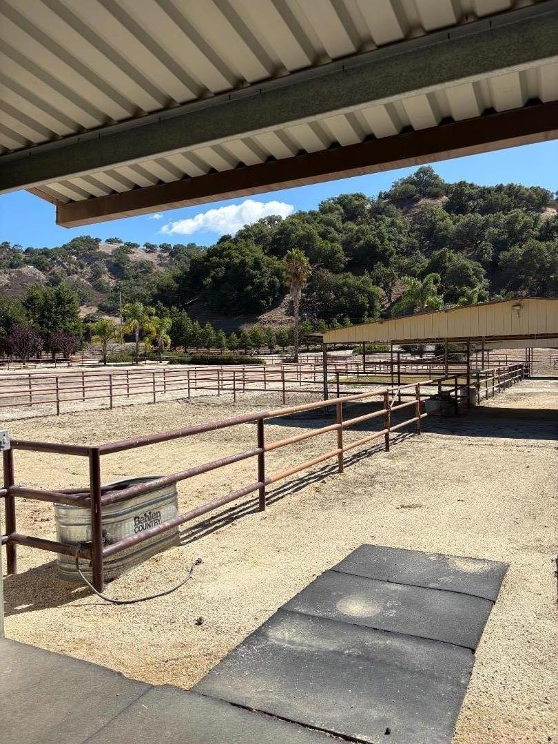 Detail Gallery Image 14 of 22 For 529 Corral De Tierra Rd, Salinas,  CA 93908 - 3 Beds | 2 Baths