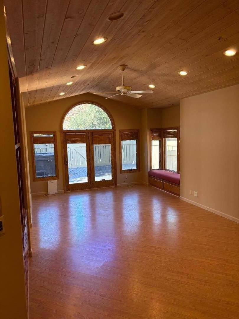 Detail Gallery Image 9 of 22 For 529 Corral De Tierra Rd, Salinas,  CA 93908 - 3 Beds | 2 Baths