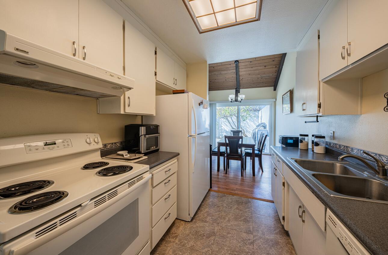 Detail Gallery Image 13 of 19 For 1139 Sherman Dr, Salinas,  CA 93907 - 2 Beds | 1 Baths