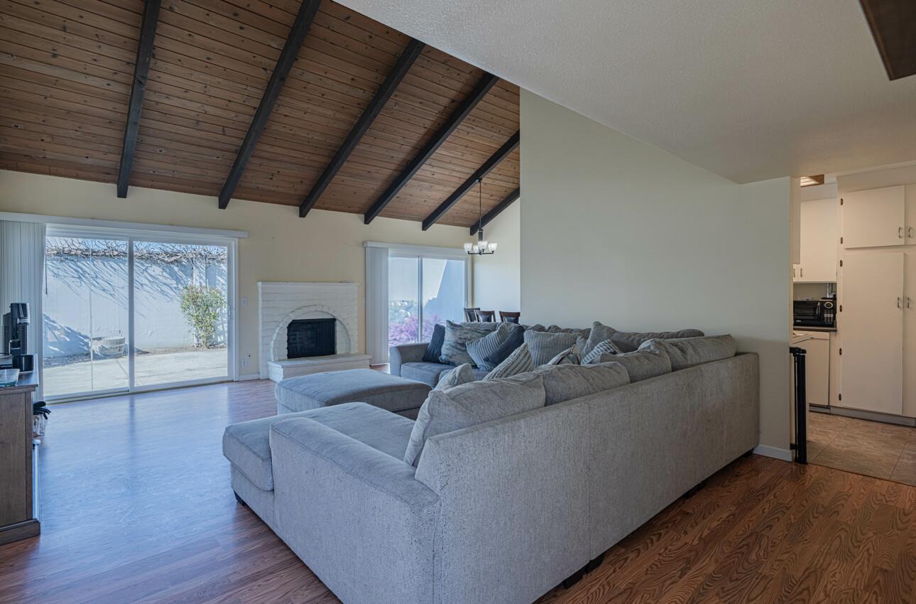 Detail Gallery Image 4 of 19 For 1139 Sherman Dr, Salinas,  CA 93907 - 2 Beds | 1 Baths