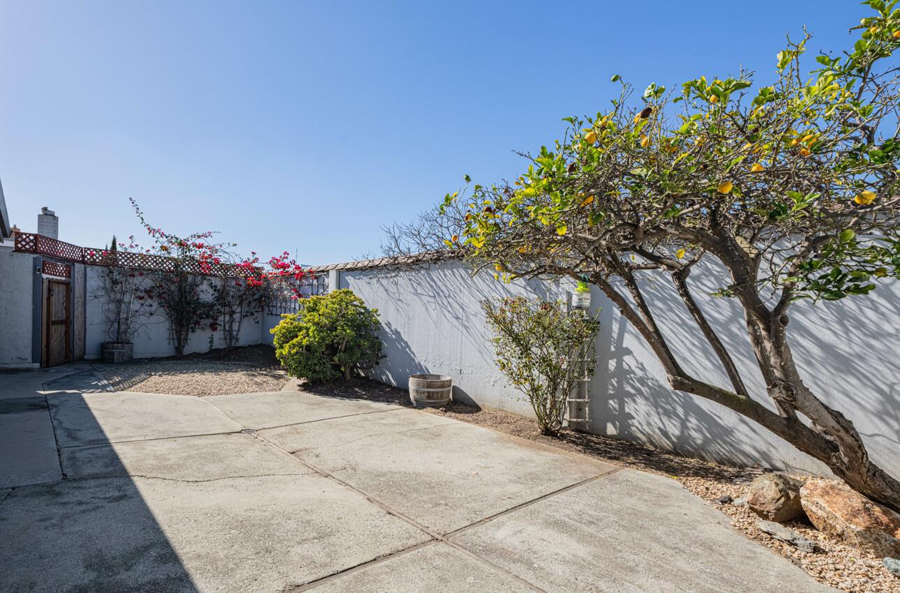 Detail Gallery Image 9 of 19 For 1139 Sherman Dr, Salinas,  CA 93907 - 2 Beds | 1 Baths
