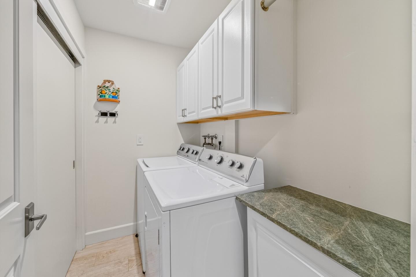 Detail Gallery Image 28 of 49 For 9524 Bay Ct, Carmel,  CA 93923 - 3 Beds | 3/1 Baths