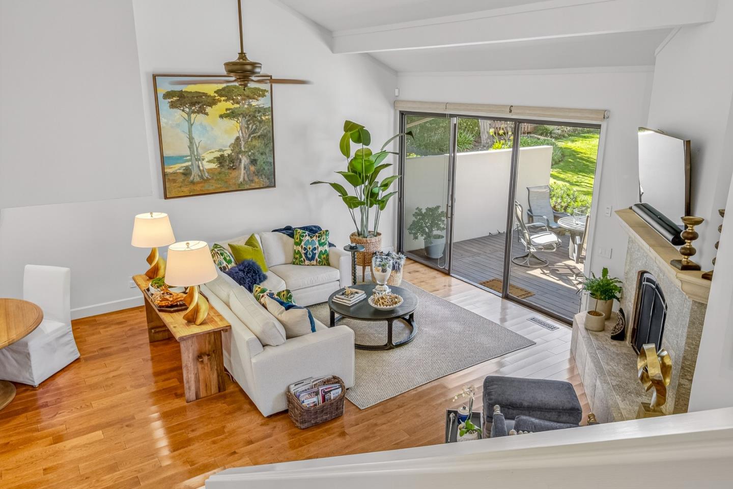 Detail Gallery Image 4 of 49 For 9524 Bay Ct, Carmel,  CA 93923 - 3 Beds | 3/1 Baths