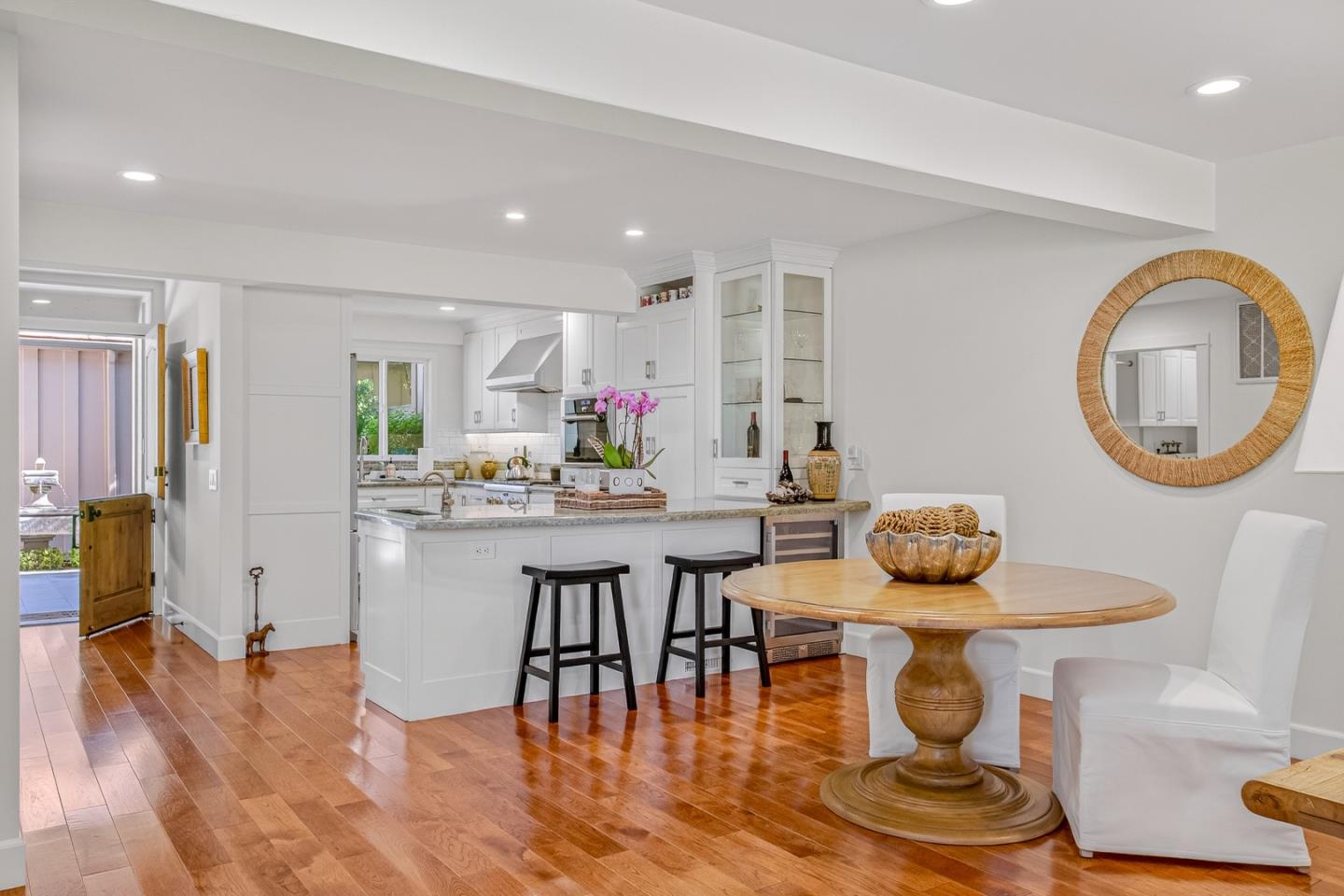 Detail Gallery Image 7 of 49 For 9524 Bay Ct, Carmel,  CA 93923 - 3 Beds | 3/1 Baths