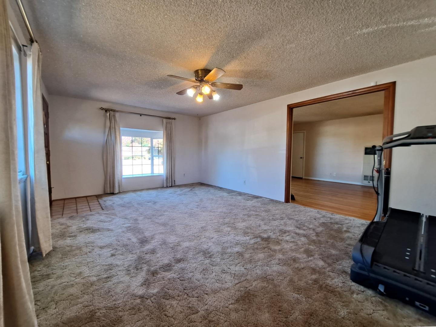 Detail Gallery Image 12 of 33 For 4108 Will Rogers Dr, San Jose,  CA 95117 - 3 Beds | 2 Baths