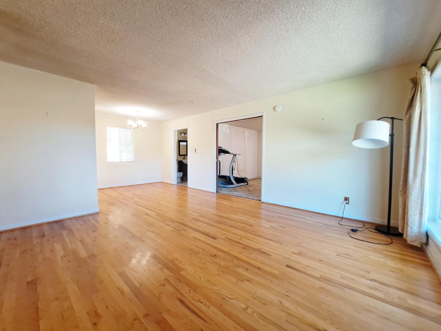 Detail Gallery Image 5 of 33 For 4108 Will Rogers Dr, San Jose,  CA 95117 - 3 Beds | 2 Baths