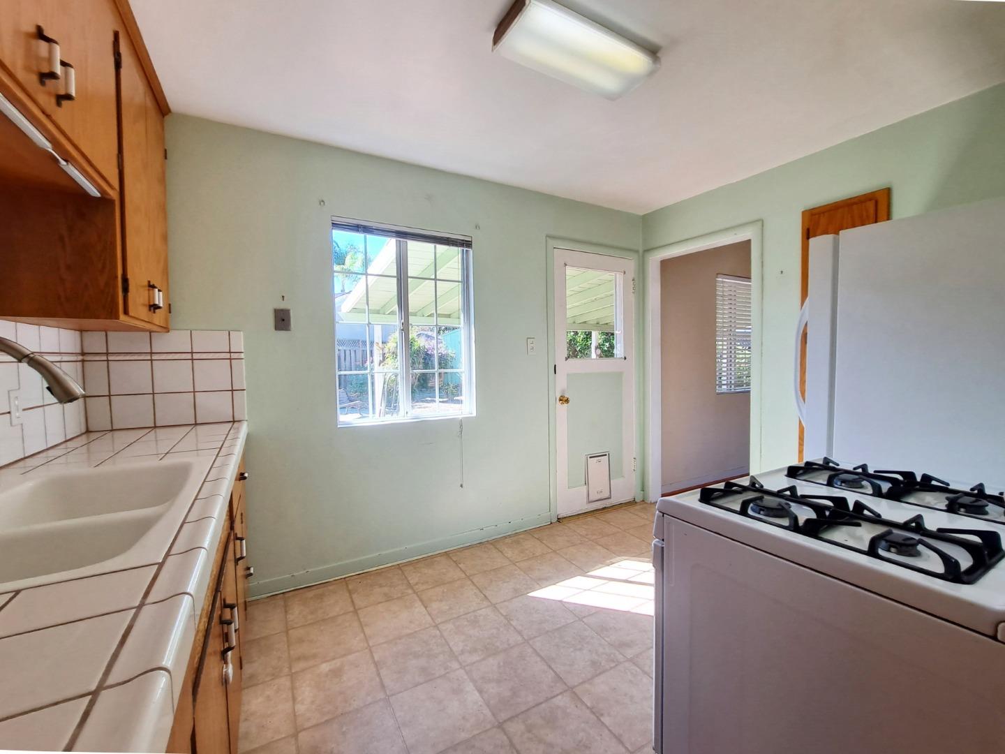 Detail Gallery Image 9 of 33 For 4108 Will Rogers Dr, San Jose,  CA 95117 - 3 Beds | 2 Baths