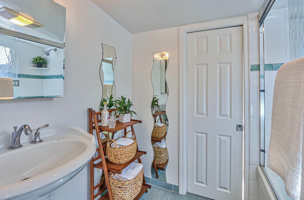 Detail Gallery Image 18 of 24 For 515 13th St, Pacific Grove,  CA 93950 - 1 Beds | 1 Baths