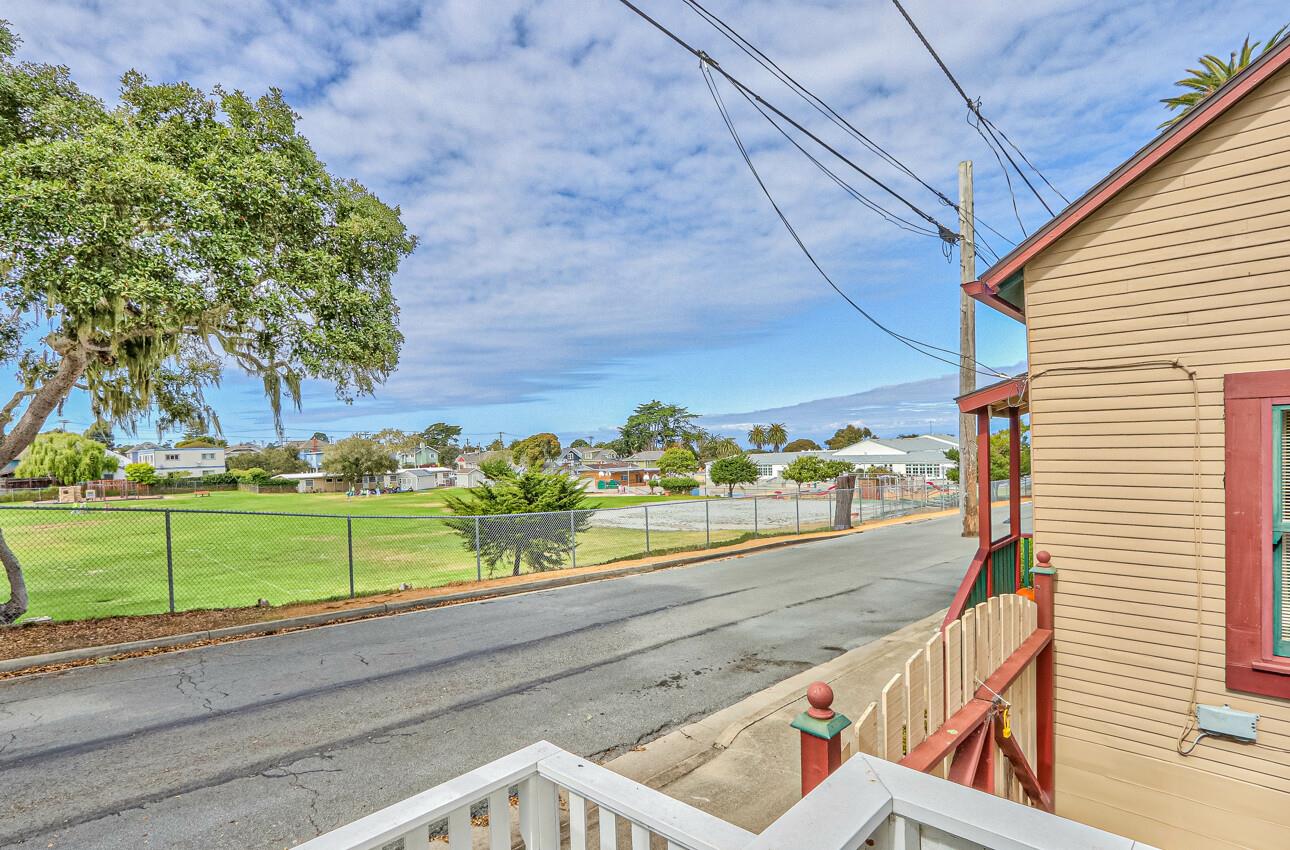 Detail Gallery Image 3 of 24 For 515 13th St, Pacific Grove,  CA 93950 - 1 Beds | 1 Baths