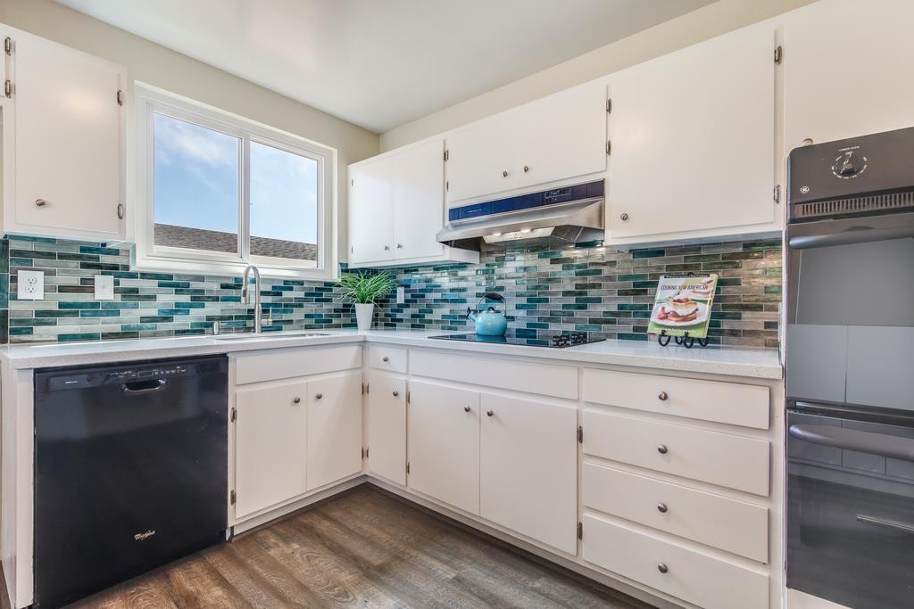 Detail Gallery Image 2 of 4 For 657 Hickey Blvd, Pacifica,  CA 94044 - 4 Beds | 2 Baths