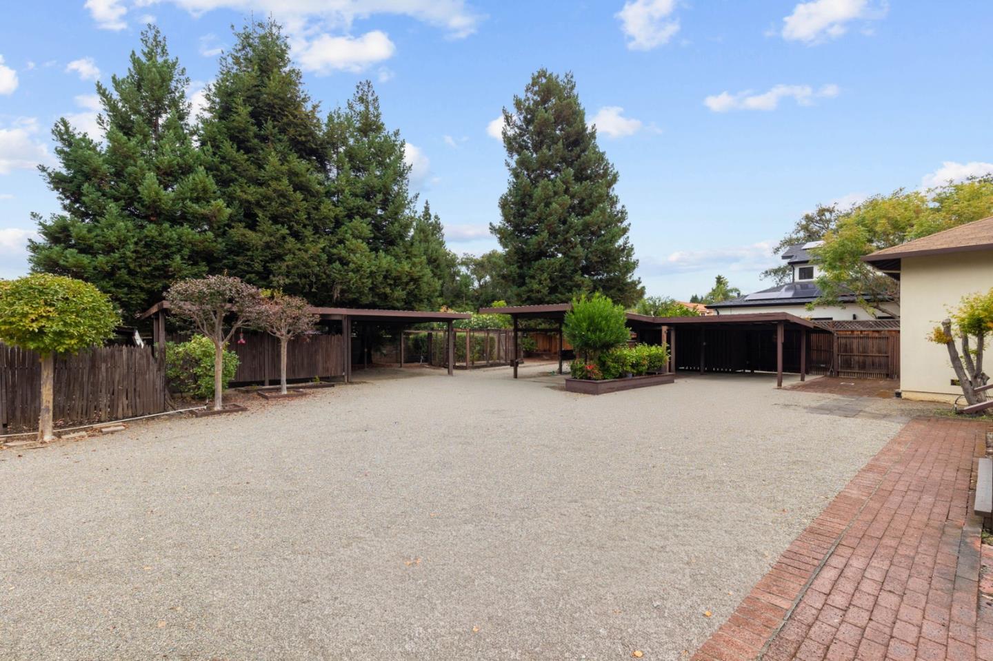 Detail Gallery Image 9 of 9 For 17 Oak St, Los Altos,  CA 94022 - 3 Beds | 2/1 Baths