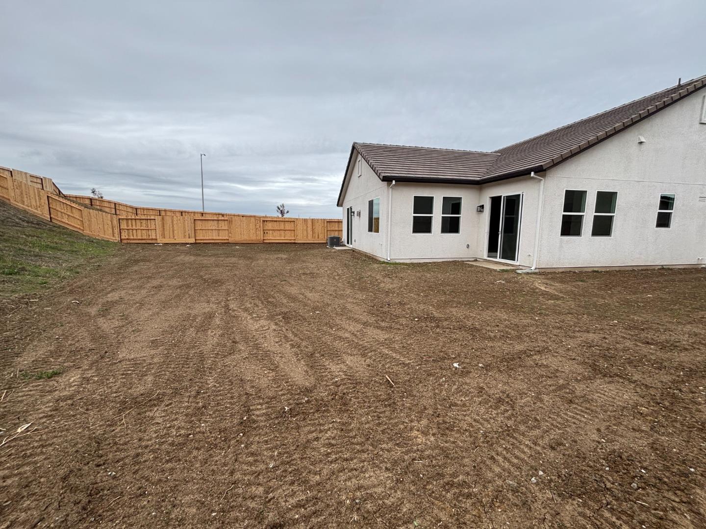 Detail Gallery Image 3 of 9 For 837 Emma Ct, Hollister,  CA 95023 - 3 Beds | 2 Baths