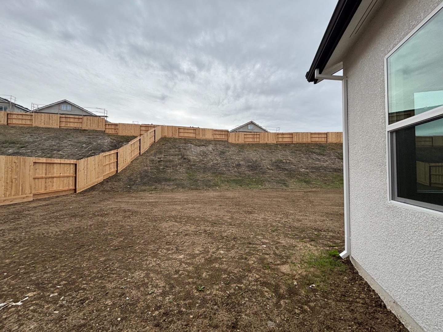 Detail Gallery Image 4 of 9 For 837 Emma Ct, Hollister,  CA 95023 - 3 Beds | 2 Baths