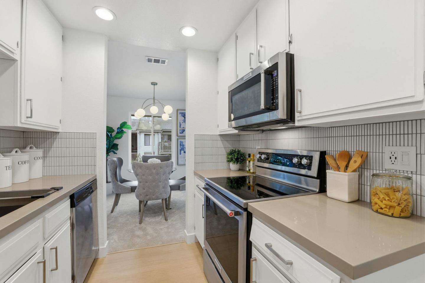 Detail Gallery Image 10 of 32 For 2277 Sun Glory Ln #B,  San Jose,  CA 95124 - 2 Beds | 2 Baths