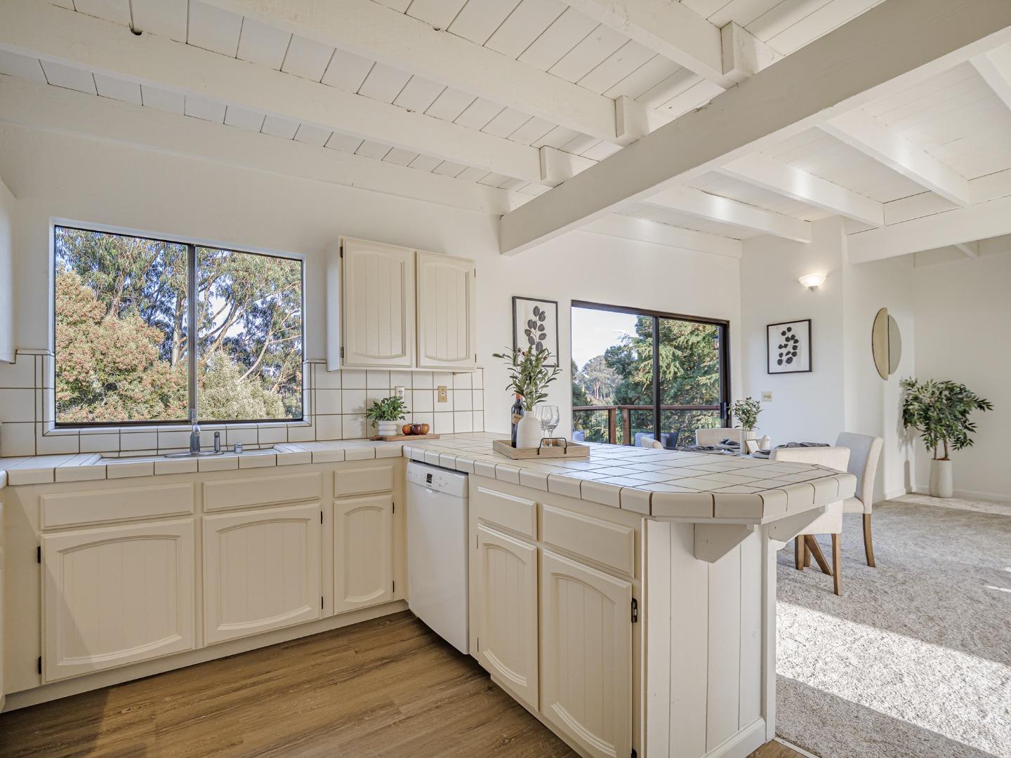 Detail Gallery Image 13 of 45 For 538 Cuesta Dr, Aptos,  CA 95003 - 4 Beds | 3 Baths