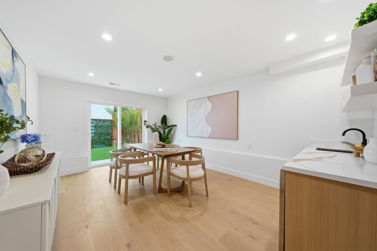 Detail Gallery Image 13 of 47 For 2091 31st Ave, San Francisco,  CA 94116 - 4 Beds | 3 Baths