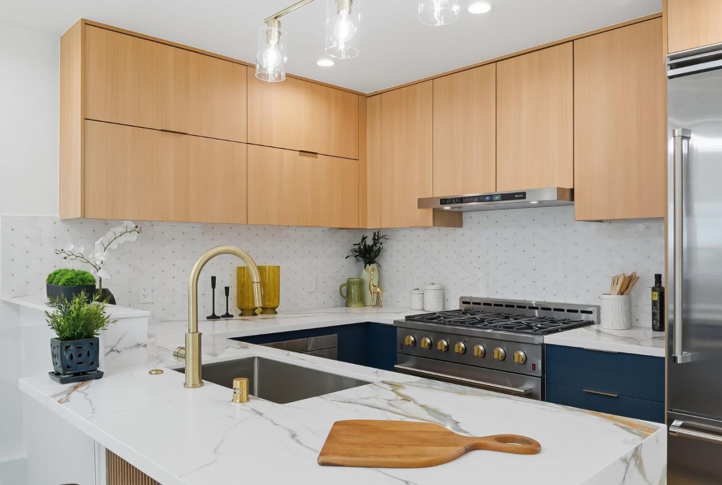 Detail Gallery Image 21 of 47 For 2091 31st Ave, San Francisco,  CA 94116 - 4 Beds | 3 Baths