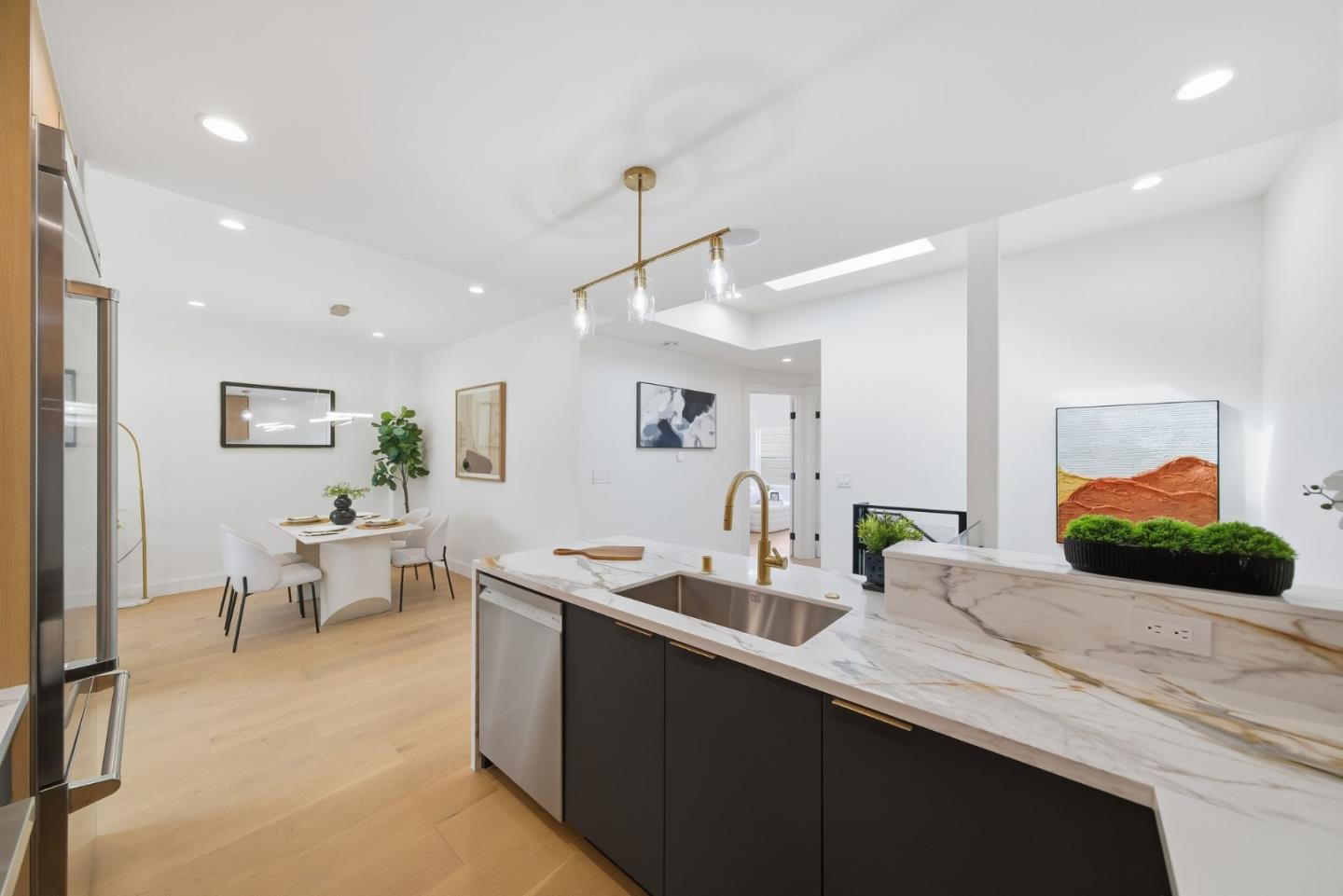 Detail Gallery Image 23 of 47 For 2091 31st Ave, San Francisco,  CA 94116 - 4 Beds | 3 Baths