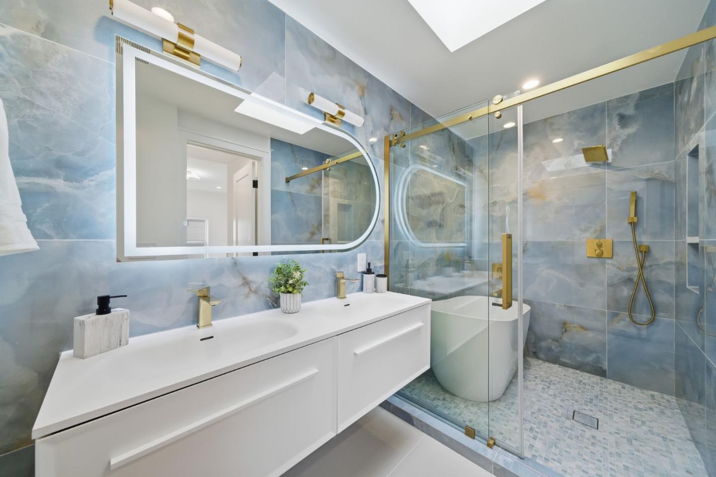 Detail Gallery Image 32 of 47 For 2091 31st Ave, San Francisco,  CA 94116 - 4 Beds | 3 Baths