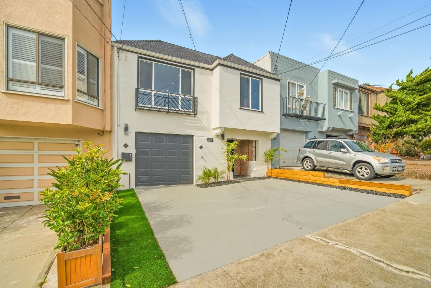 Detail Gallery Image 4 of 47 For 2091 31st Ave, San Francisco,  CA 94116 - 4 Beds | 3 Baths