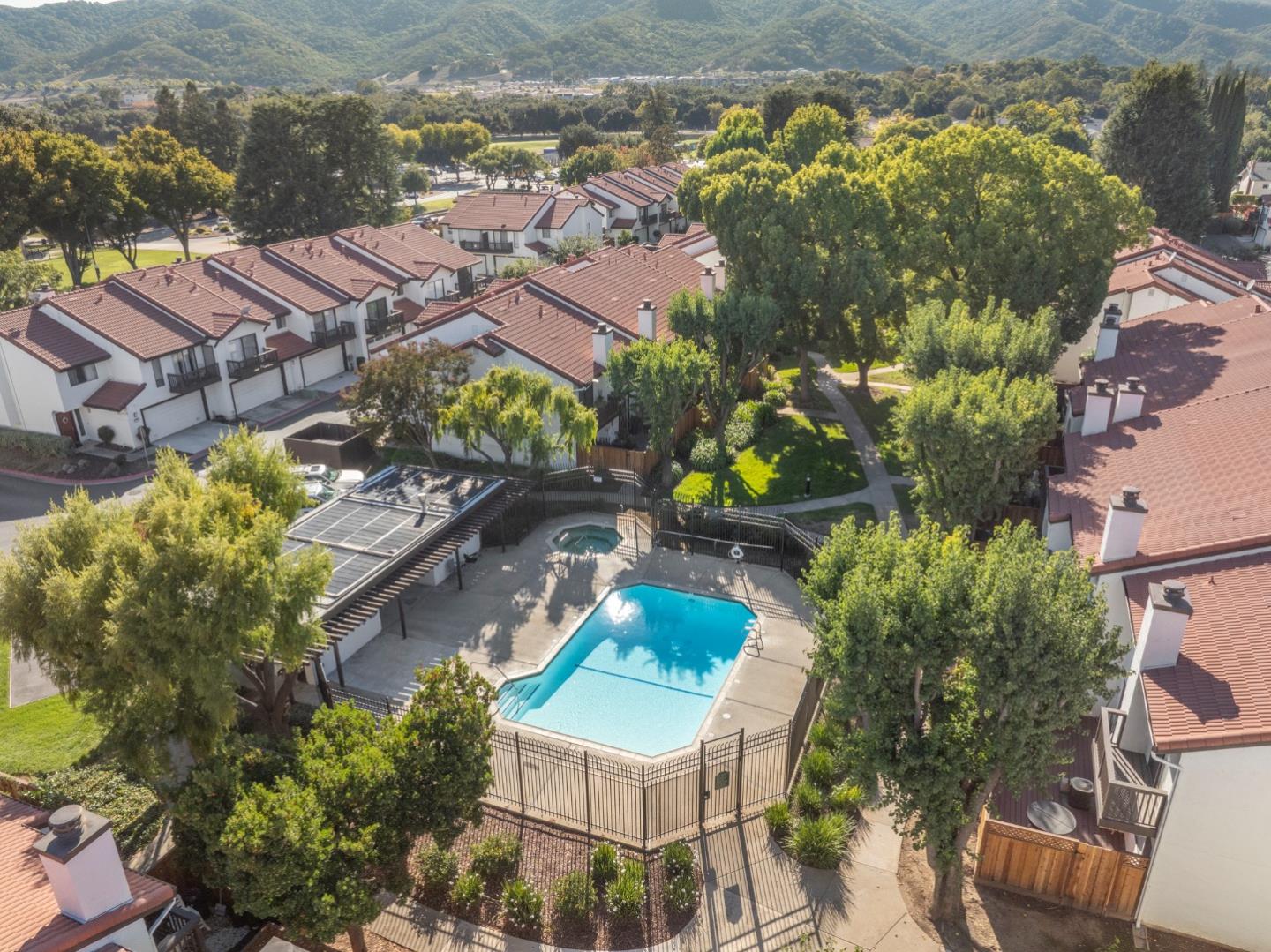 Detail Gallery Image 3 of 23 For 771 Williamsburg Way #C,  Gilroy,  CA 95020 - 1 Beds | 1 Baths