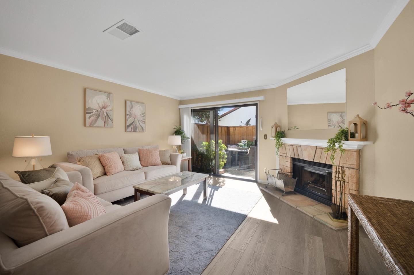 Detail Gallery Image 7 of 23 For 771 Williamsburg Way #C,  Gilroy,  CA 95020 - 1 Beds | 1 Baths