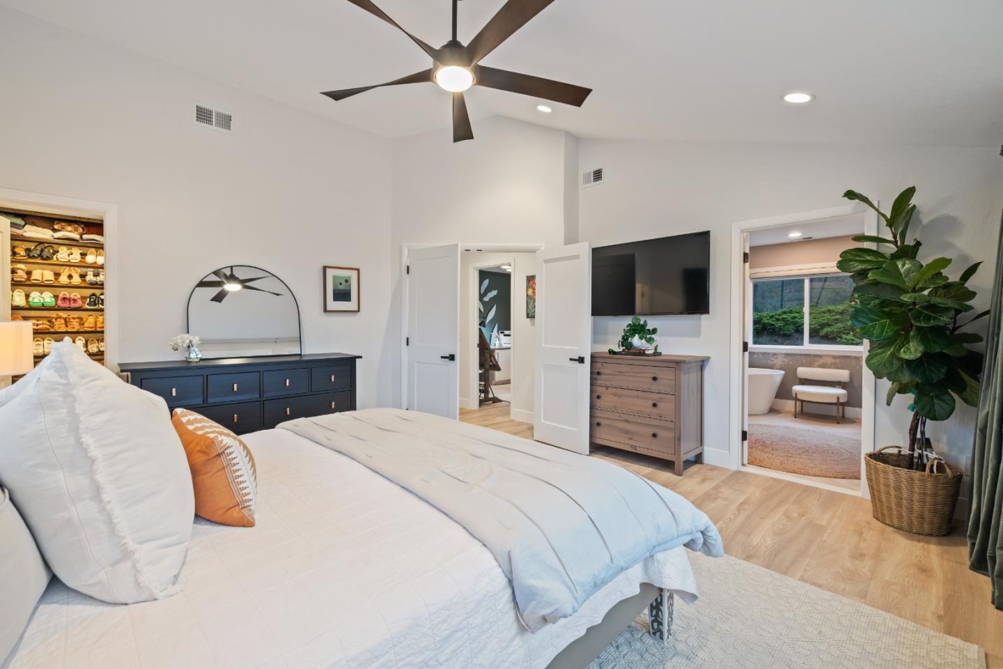 Detail Gallery Image 25 of 117 For 17920 Berta Canyon Rd, Salinas,  CA 93907 - 3 Beds | 2/1 Baths