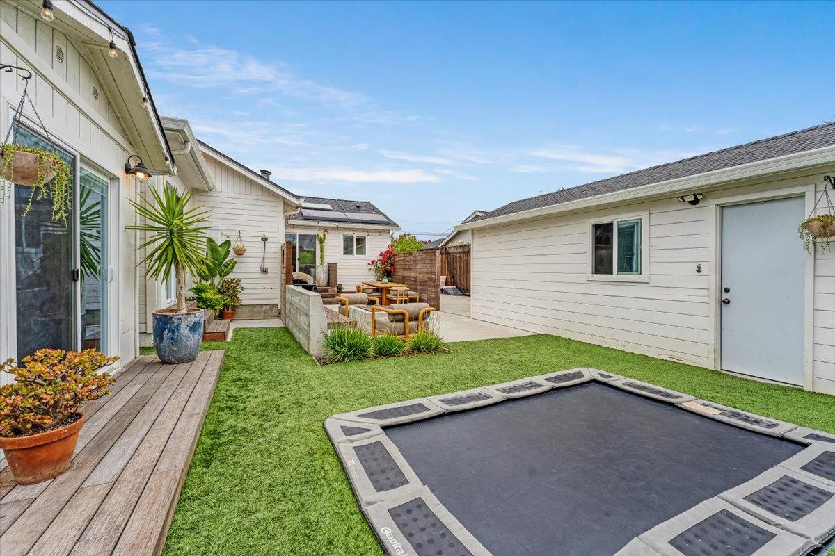 Detail Gallery Image 31 of 51 For 4310 Nova Dr, Santa Cruz,  CA 95062 - 4 Beds | 2 Baths