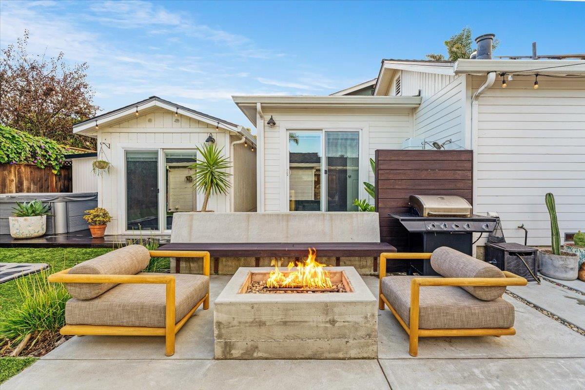 Detail Gallery Image 33 of 51 For 4310 Nova Dr, Santa Cruz,  CA 95062 - 4 Beds | 2 Baths