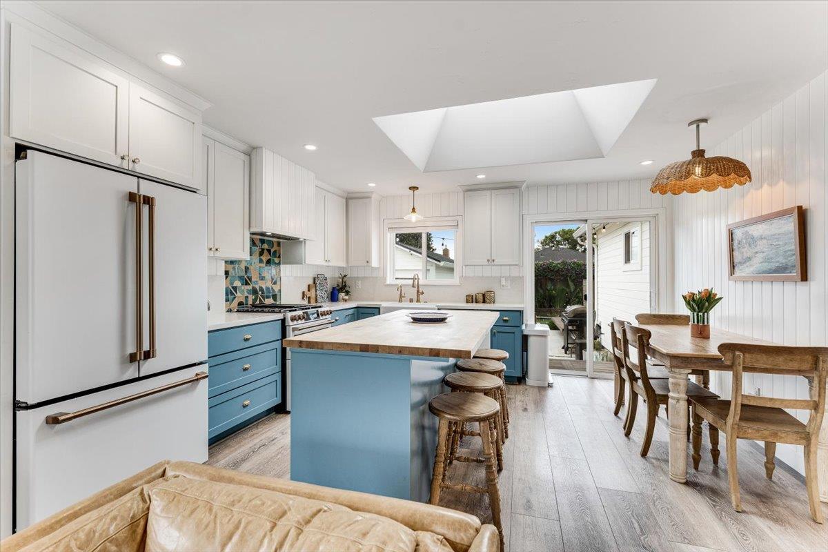 Detail Gallery Image 9 of 51 For 4310 Nova Dr, Santa Cruz,  CA 95062 - 4 Beds | 2 Baths