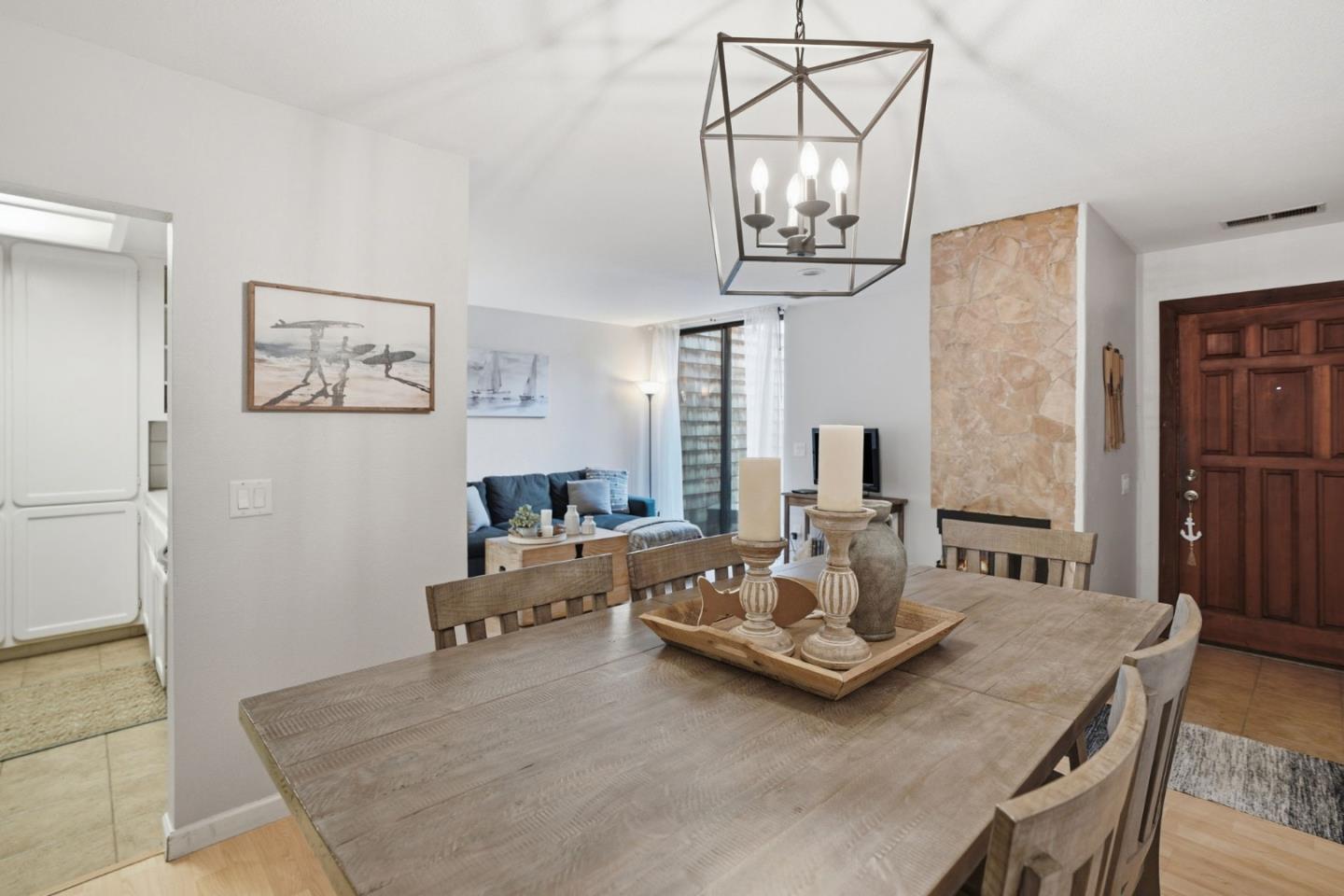 Detail Gallery Image 15 of 27 For 461 Dela Vina Ave #103,  Monterey,  CA 93940 - 2 Beds | 1 Baths