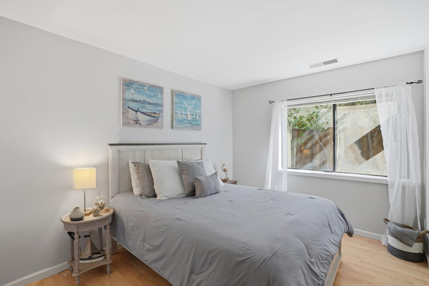 Detail Gallery Image 17 of 27 For 461 Dela Vina Ave #103,  Monterey,  CA 93940 - 2 Beds | 1 Baths