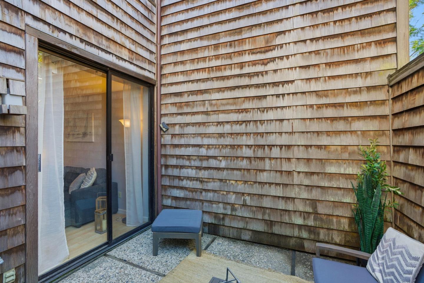 Detail Gallery Image 26 of 27 For 461 Dela Vina Ave #103,  Monterey,  CA 93940 - 2 Beds | 1 Baths