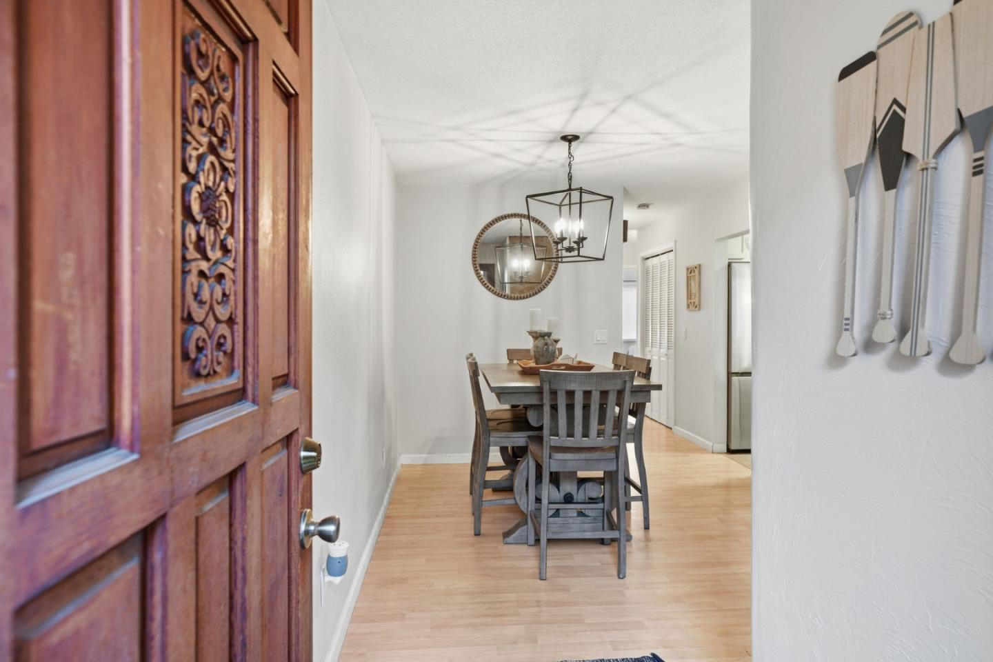 Detail Gallery Image 7 of 27 For 461 Dela Vina Ave #103,  Monterey,  CA 93940 - 2 Beds | 1 Baths