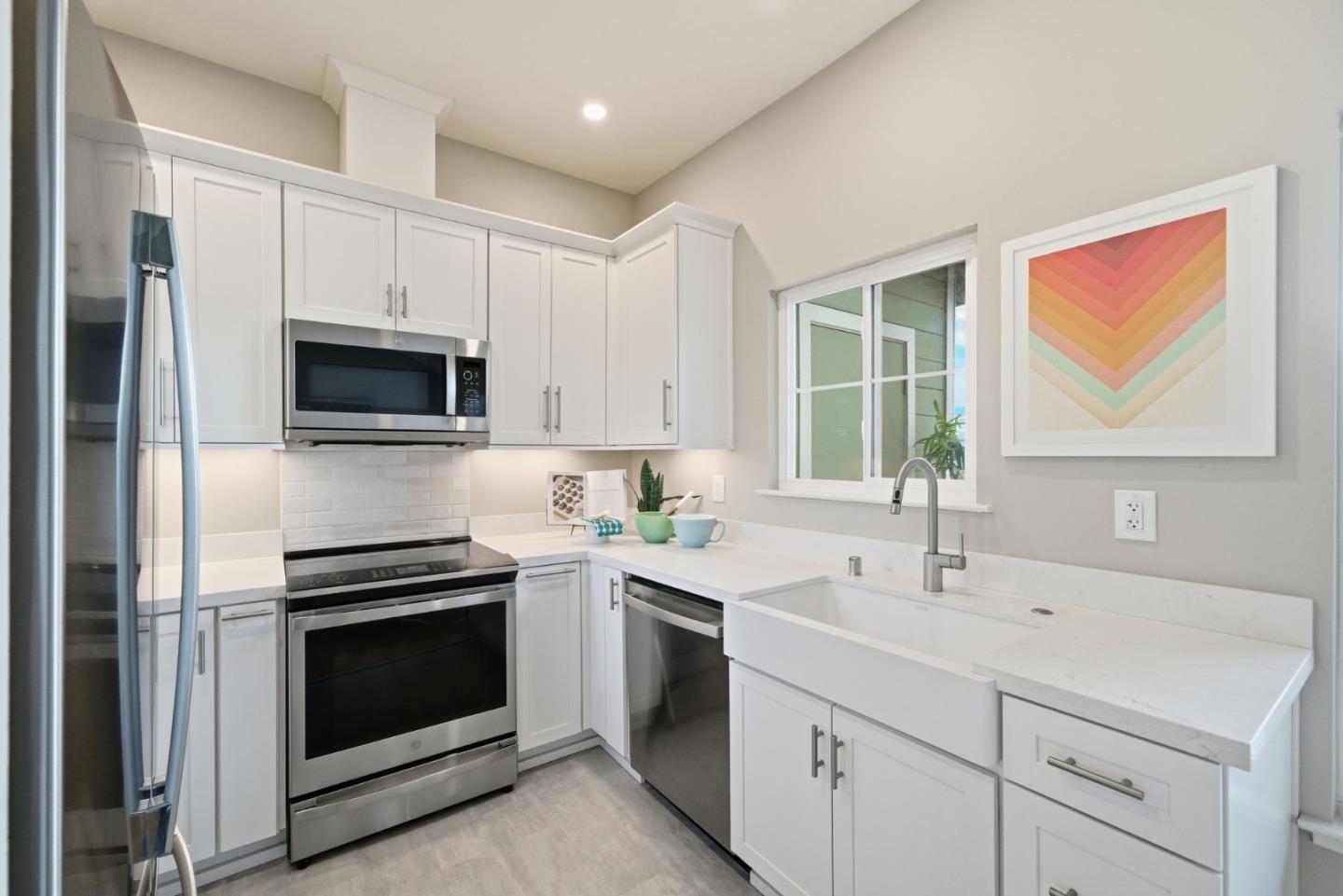 Detail Gallery Image 4 of 10 For 735 Buchanan St #220,  Benicia,  CA 94510 - 1 Beds | 1 Baths