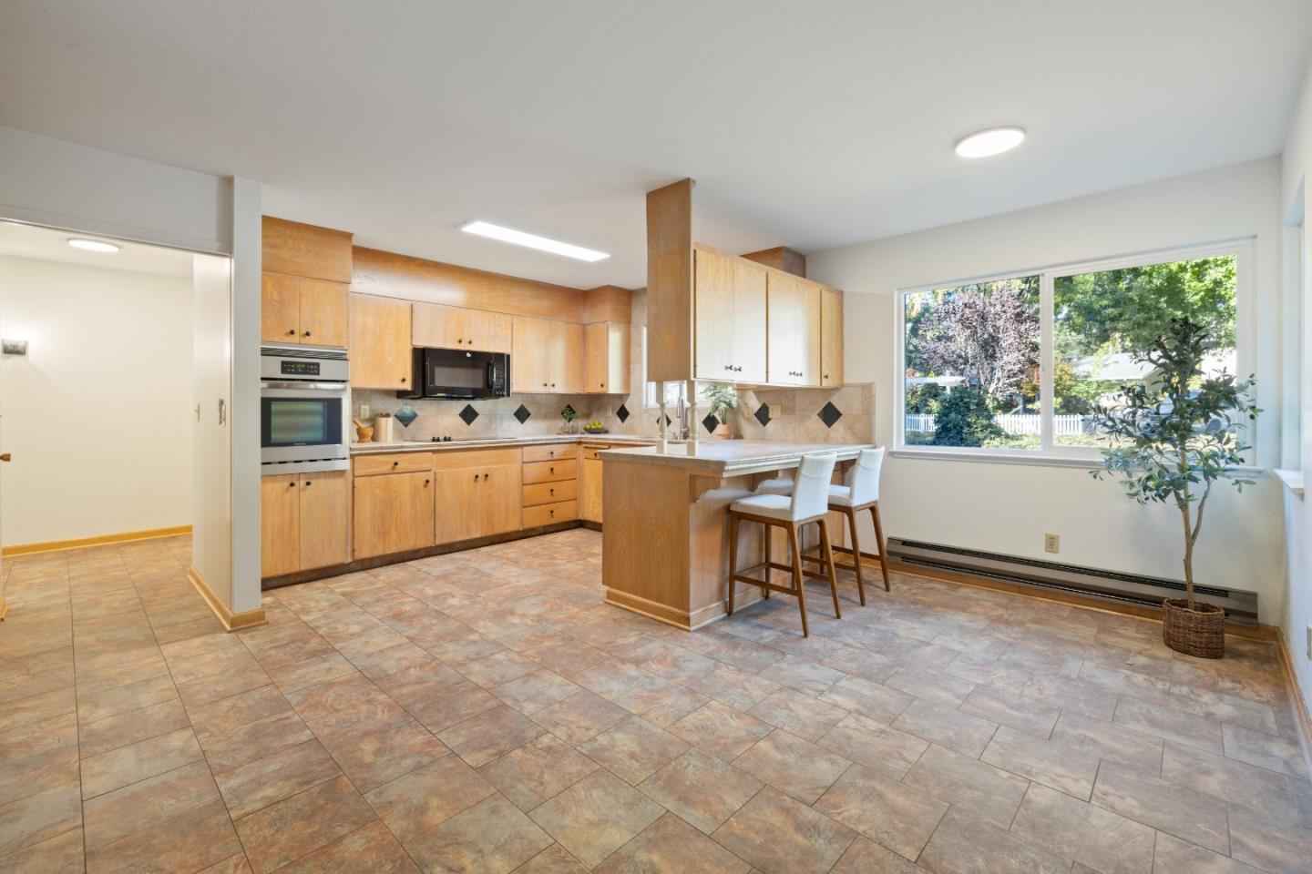 Detail Gallery Image 6 of 86 For 180 Sunnycroft Rd, Ben Lomond,  CA 95005 - 3 Beds | 2/1 Baths