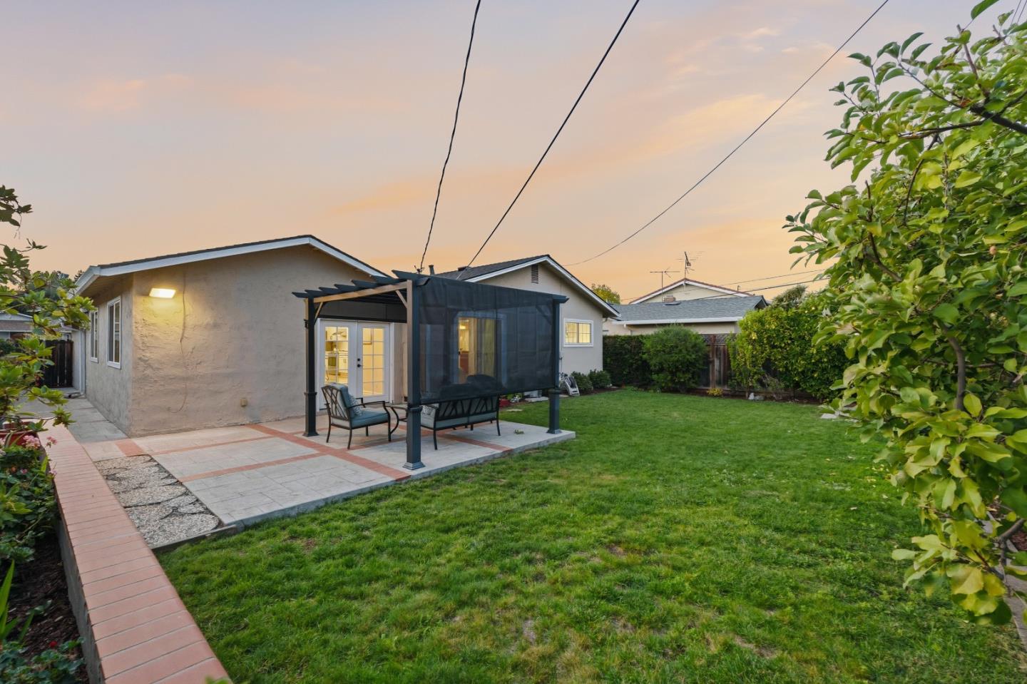 Detail Gallery Image 29 of 30 For 1060 Weyburn Ln, San Jose,  CA 95129 - 3 Beds | 2 Baths