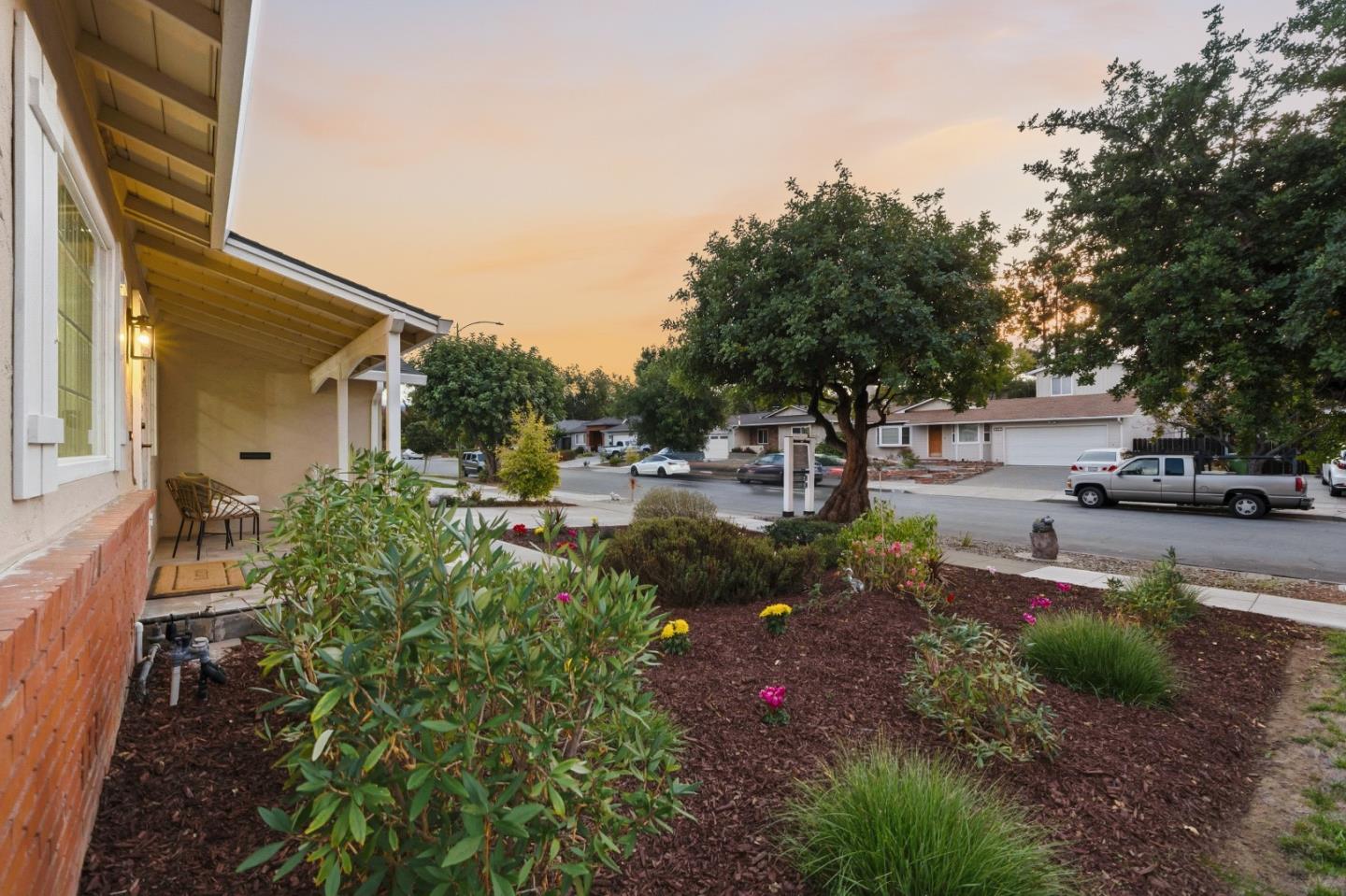 Detail Gallery Image 3 of 30 For 1060 Weyburn Ln, San Jose,  CA 95129 - 3 Beds | 2 Baths