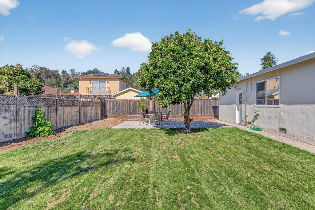 Detail Gallery Image 27 of 32 For 111 Elk St, Santa Cruz,  CA 95065 - 2 Beds | 1 Baths