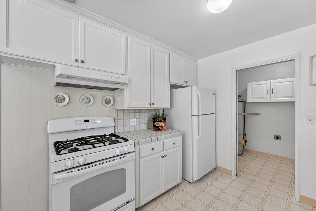 Detail Gallery Image 5 of 32 For 111 Elk St, Santa Cruz,  CA 95065 - 2 Beds | 1 Baths