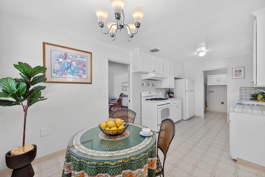 Detail Gallery Image 8 of 32 For 111 Elk St, Santa Cruz,  CA 95065 - 2 Beds | 1 Baths