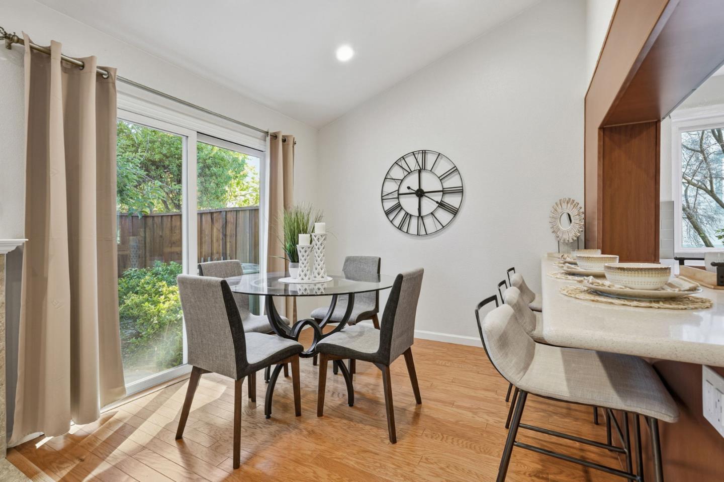 Detail Gallery Image 12 of 40 For 10902 Northfield Sq, Cupertino,  CA 95014 - 2 Beds | 2 Baths