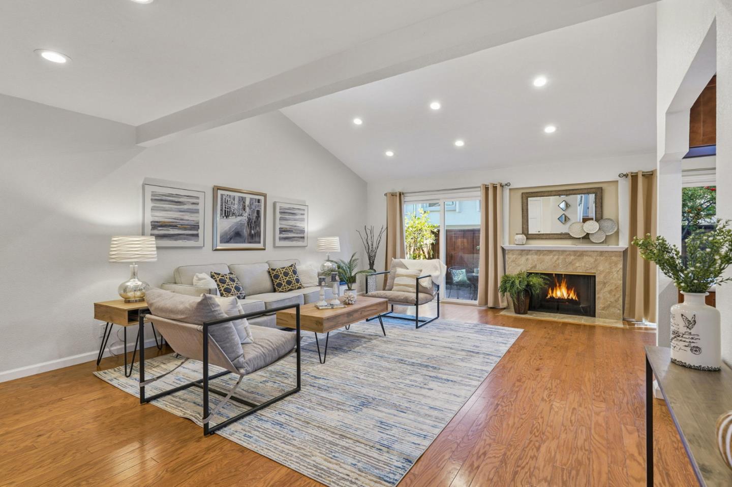 Detail Gallery Image 5 of 40 For 10902 Northfield Sq, Cupertino,  CA 95014 - 2 Beds | 2 Baths