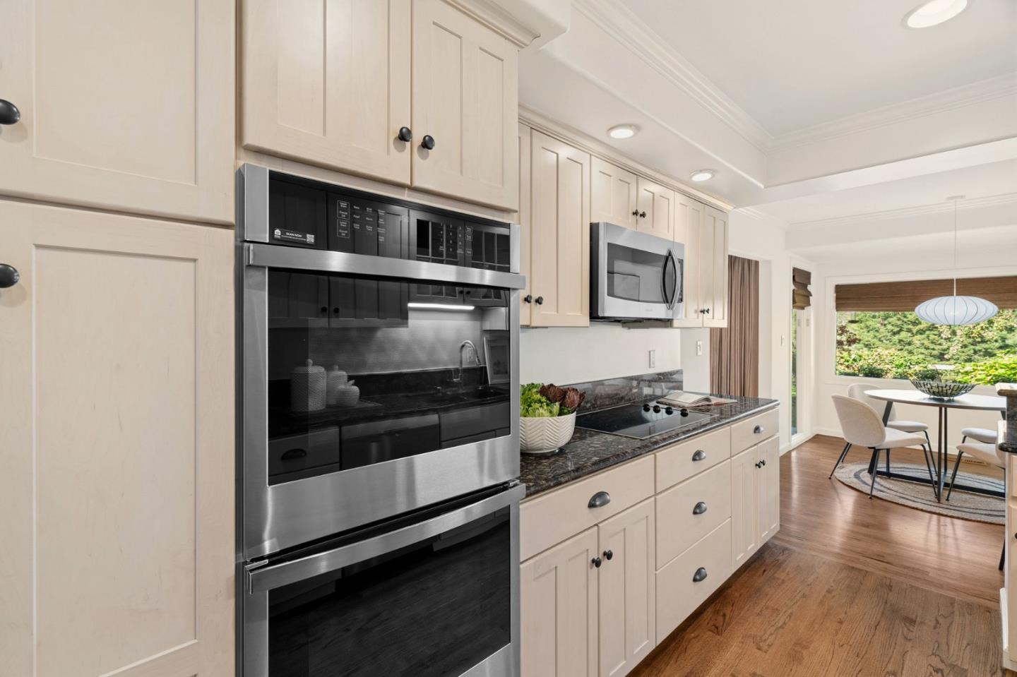 Detail Gallery Image 10 of 45 For 416 Sand Hill Cir, Menlo Park,  CA 94025 - 3 Beds | 2/1 Baths