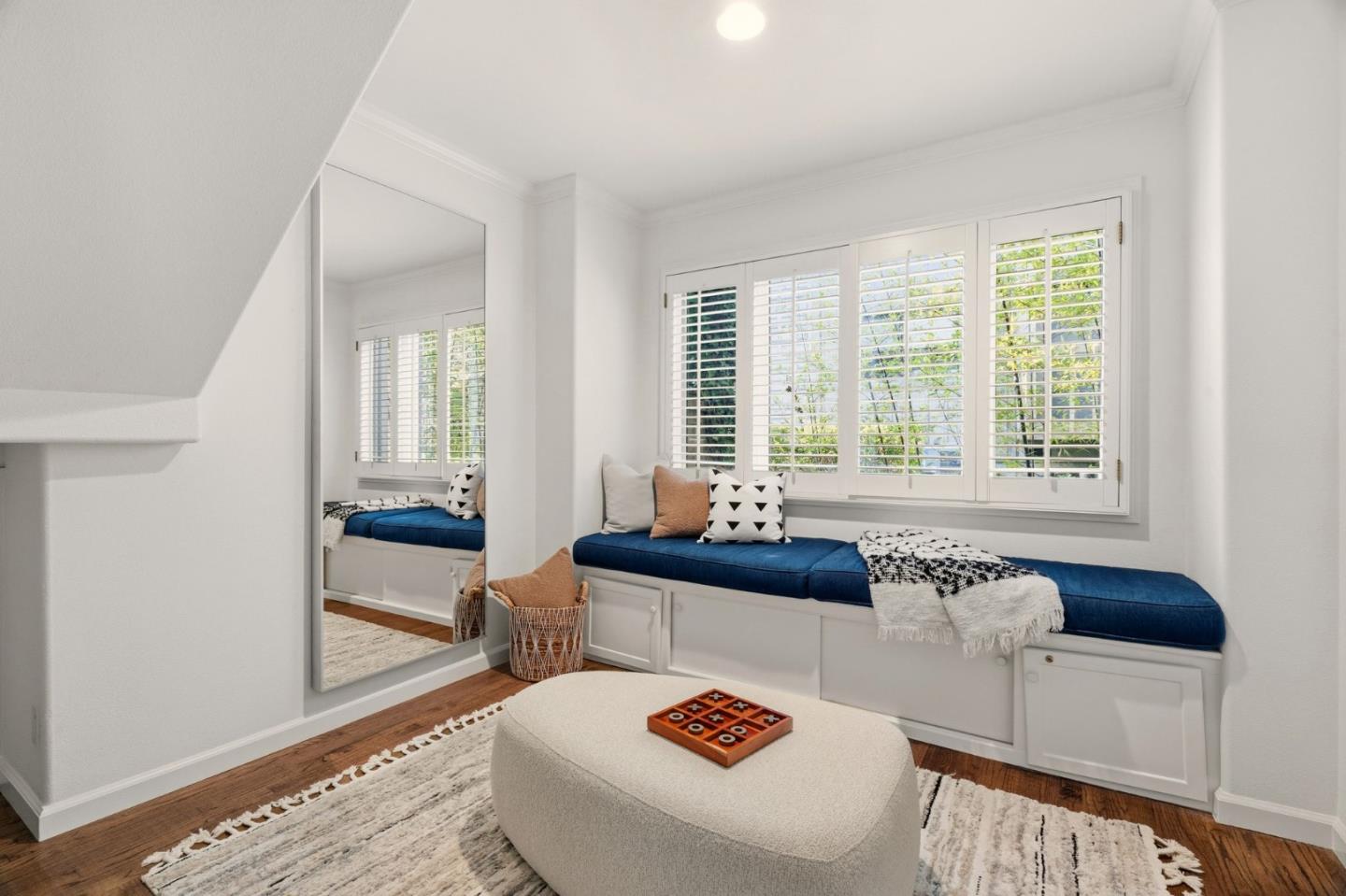 Detail Gallery Image 16 of 45 For 416 Sand Hill Cir, Menlo Park,  CA 94025 - 3 Beds | 2/1 Baths