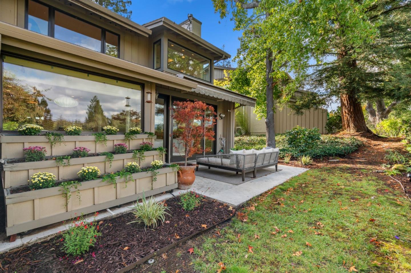 Detail Gallery Image 35 of 45 For 416 Sand Hill Cir, Menlo Park,  CA 94025 - 3 Beds | 2/1 Baths