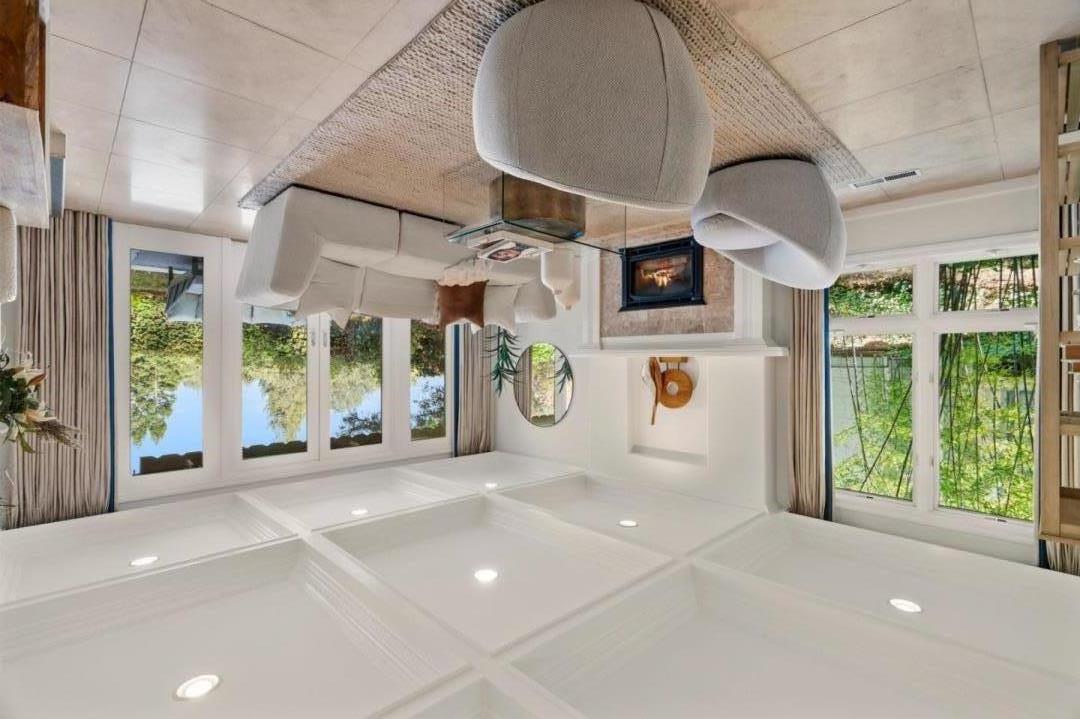 Detail Gallery Image 6 of 45 For 416 Sand Hill Cir, Menlo Park,  CA 94025 - 3 Beds | 2/1 Baths